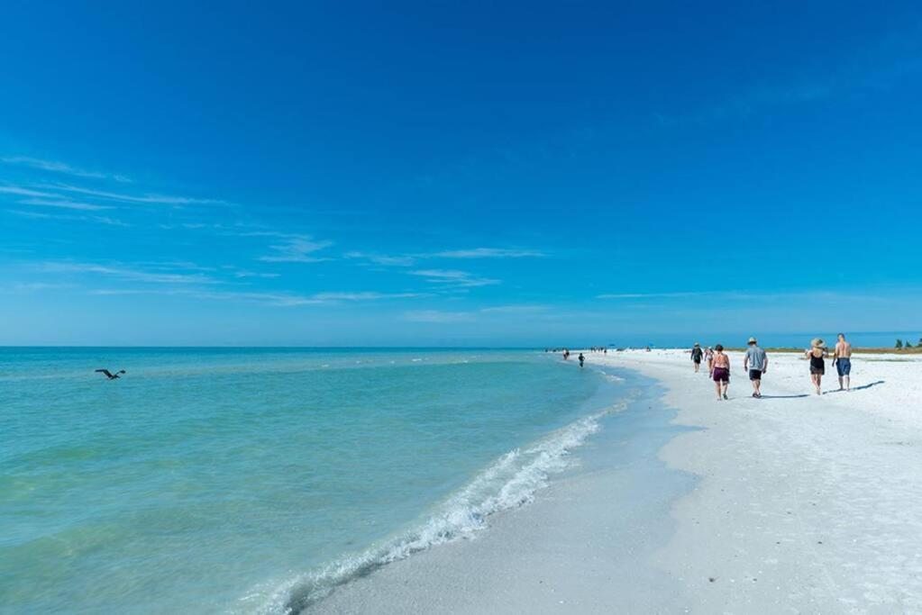 Your Tranquil Escape Is Found Directly On The Beach At The Serenity Beach Condo. Siesta Key Zewnętrze zdjęcie